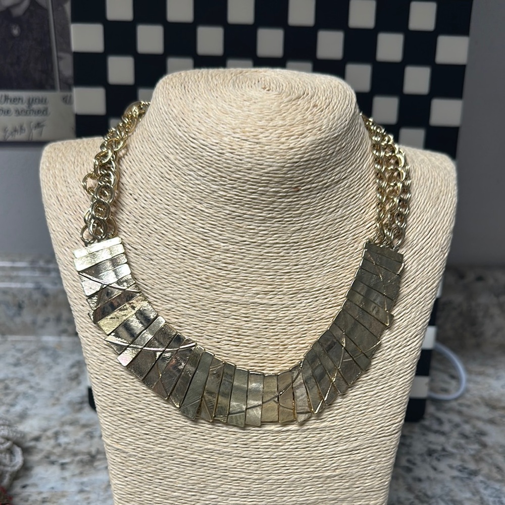Elegant Gold Tone Necklace